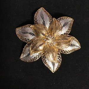 🌸 SS Flower Pin